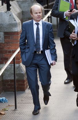 Former Joanna Yeates Murder Suspect Christopher Jeffries Arriving At The High Court In London To Give Evidence To The Leveson Enquiry. Picture David Parker 28.11.11.