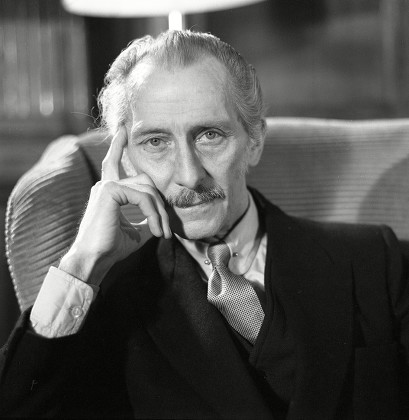 750 Peter cushing Stock Pictures, Editorial Images and Stock Photos