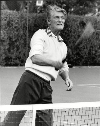 Dj Pete Murray Playing Tennis Peter 'pete' Murray Obe (born 19 September 1925) Is A British Radio And Television Presenter And A Stage And Screen Actor. His Broadcasting Career Spanned Over 50 Years.