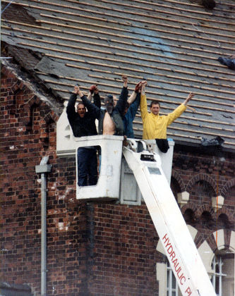 Strangeways Prison Riots 1990 Prisoners Wave Editorial Stock Photo ...