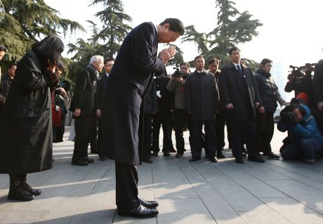 Former Japanese Prime Minister Yukio Hatoyama apologising for war crimes, Nanjing, Jiangsu province, China - 17 Jan 2013