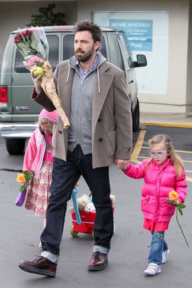 Ben Affleck Daughters Violet Seraphina Affleck Editorial Stock Photo ...