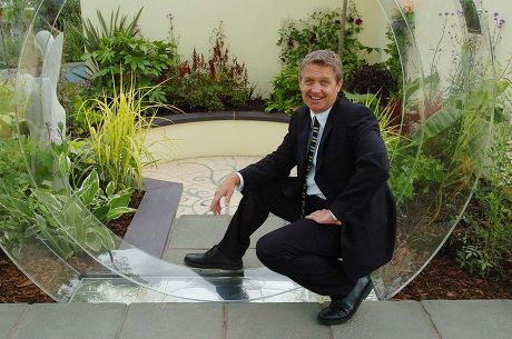 Former Brookside Actor Steven Pinder Pictured In The Born To Perform Garden Designed And Created By The Pupils From The Hammond School In Chester At The Royal Horticutural Society (rhs) Flower Show At Tatton Park In Knutsford Cheshire.