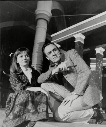 Actor Eric Porter With Actress Sarah Badel Eric Richard Porter (8 April 1928 Oo 15 May 1995) Was An English Actor Of Stage Film And Television.