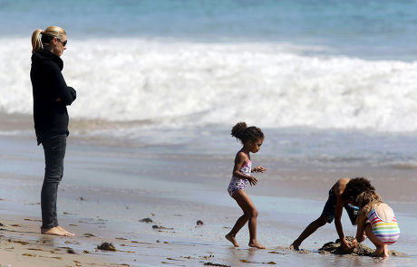 750 Heidi klum beach Stock Pictures, Editorial Images and Stock Photos