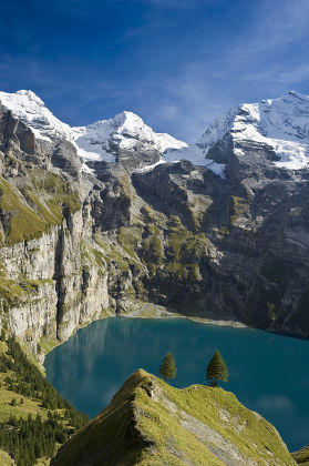 Oeschinensee Oeschinen Lake Bernese Oberland Canton Editorial Stock ...