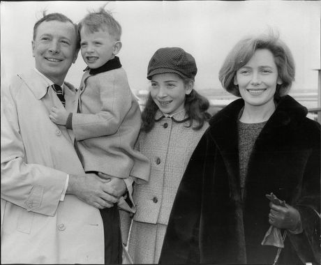Actor Leslie Randall And Wife Actress Joan Reynolds And Children At Lap Leslie Randall (born 1924 In South Shields) Is A Film And Television Actor Who Has Worked In Both Britain And America. His Wife Was Joan Reynolds Who He Met When They Were Both I