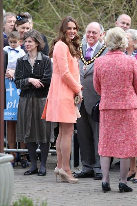 Catherine Duchess of Cambridge visits Naomi House Children's Hospice, Hampshire, Britain - 29 Apr 2013