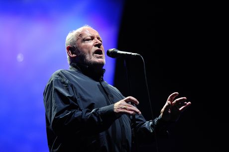 Joe Cocker performing in concert at Zenith, Paris, France - 15 May 2013