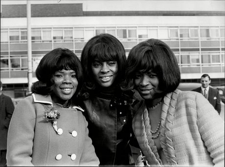 Pop Group Martha And The Vandellas At Lap Martha And The Vandellas (known From 1967 To 1972 As Martha Reeves And The Vandellas) Were An American Vocal Group Who Found Fame In The 1960s With A String Of Hit Singles On Motown's Gordy Label. Founded In