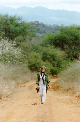 Actress Virginia Mckenna In Meru Kenya Where George Adamson Released 'elsa' The Lion Star Of Film 'born Free' Back Into The Wild. She Last Visited Meru 30 Years Ago With Her Late Actor Husband Bill Travers. She Is There Campaigning To Save The Li
