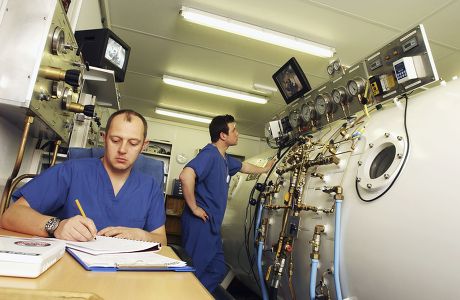 9 Hyperbaric medicine Stock Pictures, Editorial Images and Stock Photos