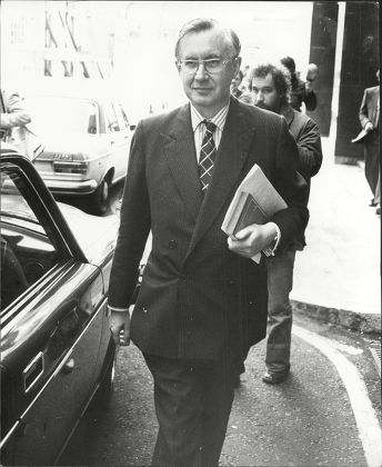 William Rees-mogg Baron Rees-mogg (14 July 1928 Oo 29 December 2012) Was An English Journalist And Public Servant. He Served As Editor Of The Times (1967oo81) Chairman Of The Arts Council Of Great Britain And Vice-chairman Of The Bbc.