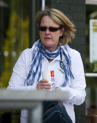 **gail Putman Has Spoken To Andrew Levy On The Understanding Photos Of Her Aren't Used** Picture Shows Gail Putman (she Now Uses A Different Name) Leaving Mcdonalds Borehamwood Herts Today. Gail Is Former Girlfriend Of Lotto Winner Edward Putman Who