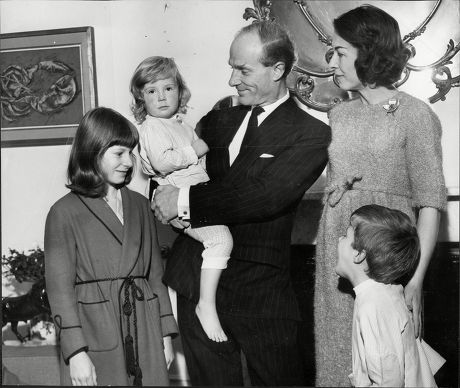 Charles Anthony Hugh Thellusson 8th Baron Rendlesham (1915oo1999) Whose Wife Clare Lady Rendlesham Was Editor Of Vogue Magazine During The 'swinging Sixties'. They Are Pictured At Home In Pelham Palace With Their Children.