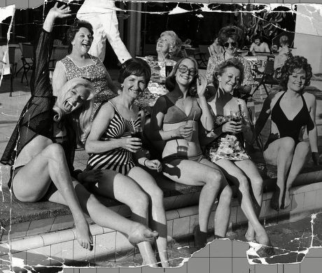 At The Poolside Stars From Television Programme Coronation Street Pictured In 1974 Julie Goodyear Eileen Derbyshire Ann Kirkbridge Thelma Barlow Barbara Mullaney (behind) Betty Driver Doris Speed And Jean Alexander. Betty Driver Died 15/10/2011.