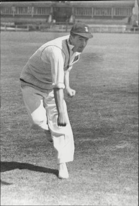 Albert 'dusty' Rhodes Cricketer Derbyshire Ccc.