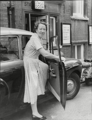 Actress Dame Flora Robson Dame Flora Mckenzie Robson Dbe (28 March 1902 Oo 7 July 1984) Was An English Actress And Star Of The Theatrical Stage And Cinema Particularly Renowned For Her Performances In Plays Demanding Dramatic And Emotional Intensity.