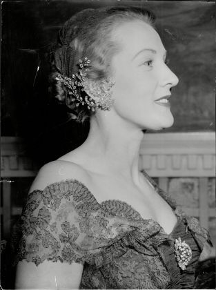 Actress Anne Crawford (died 10/56).
