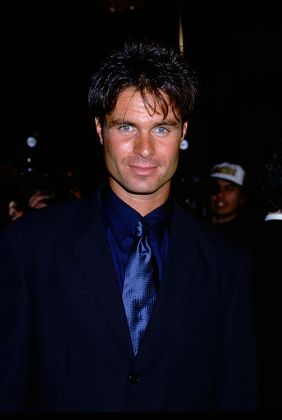 31 Starship troopers' premiere 1997 Stock Pictures, Editorial Images ...