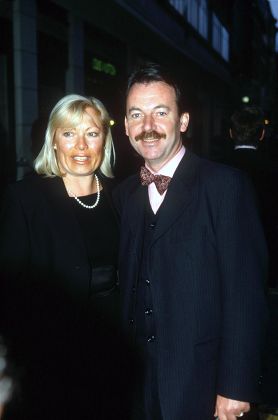 OPENING OF LALIQUE BOUTIQUE IN SLOANE STREET, LONDON, BRITAIN - APR 1998
