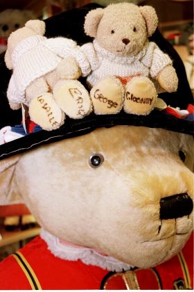 TEDDY BEARS SIGNED BY HOLLYWOOD FILM STARS AT HAMLEYS TOY STORE, LONDON, BRITAIN - 1998