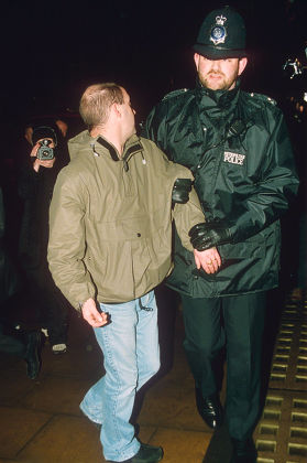 TOMMY HILFIGER FASHION DESIGNER PARTY, LONDON, BRITAIN - FEB 1999