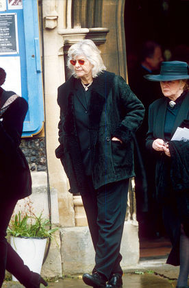 FUNERAL OF DUSTY SPRINGFIELD AT HENLEY ON THAMES, BRITAIN - 1999