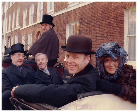 Edward Fox And Helen Hobson As Professor Henry Higgins And Eliza Doolittle With Fellow Actors Bryan Pringle And Michael Medwin In Horse And Carriage For Manchester Opera House's Stage Musical My Fair Lady 1992.