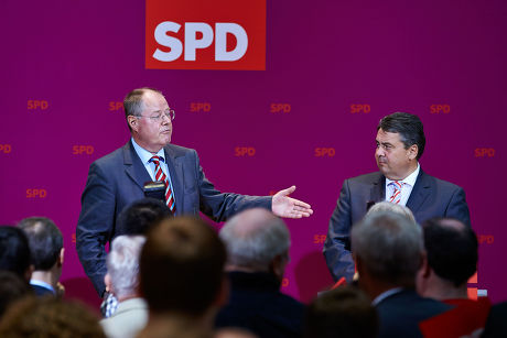 Social Democratic Party members follow the state elections, Berlin, Germany - 15 Sep 2013