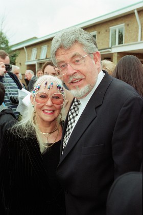 2 Tv presenter ernie wise funeral 1998 Stock Pictures, Editorial Images