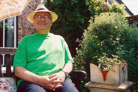 RABBI LIONEL BLUE IN HIS NORTH FINCHLEY RESIDENCE IN LONDON, BRITAIN  - 1999
