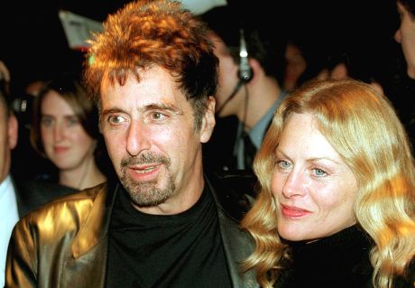 AL PACINO AND BEVERLY D'ANGELO AT THE PREMIERE OF THE FILM "THE INSIDER". NEW YORK CITY.