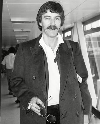 Snooker Player Cliff Thorburn At Lap Clifford Charles Devlin Thorburn Cm Known As Cliff Thorburn (born January 16 1948 In Victoria British Columbia) Is A Retired Professional Canadian Snooker Player. A Former World Number One (one Of Only Ten Players