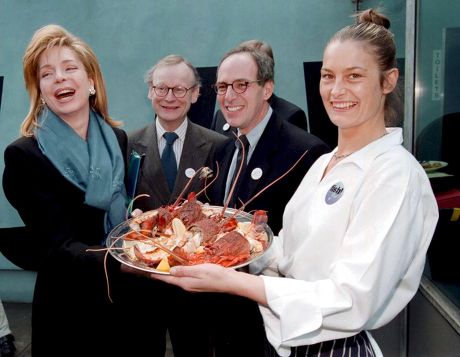 QUEEN NOOR OF JORDAN AT THE LAUNCH OF THE FIRST SEAFOOD PRODUCTS CERTIFIED BY THE MARINE STEWARDSHIP COUNCIL ( MSC ) AT " FISH ! " RESTAURANT IN LONDON - ALSO JOHN SELWYN GUMMER AND SCOTT BURNS