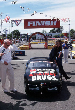 K - MART FAMILY FOUNDATION KIDS RACE AGAINST DRUGS CHARITY BENEFIT AT CARSON  CITY, AMERICA - APR 2000