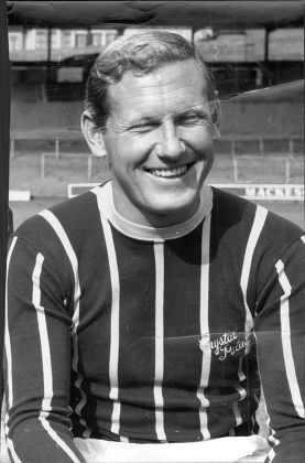 500 Sixties footballer player Stock Pictures, Editorial Images and