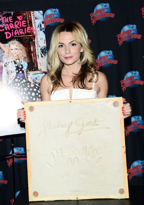 Lindsay Gort Handprint Ceremony at Planet Hollywood Times Square, New York, America - 22 Oct 2013