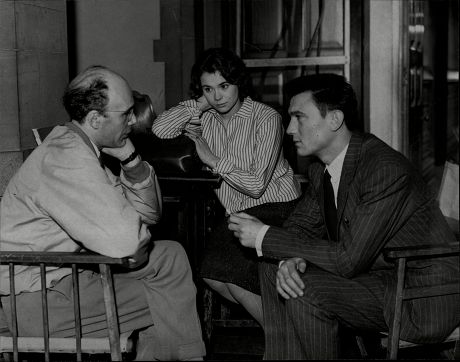 Film 'room At The Top' 1958 Filming At Bradford Town Hall L-r Director Jack Clayton Actress Heather Sears Actor Laurence Harvey.