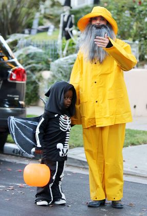Sandra Bullock and son Louis out trick-or-treating, Los Angeles, America - 31 Oct 2013