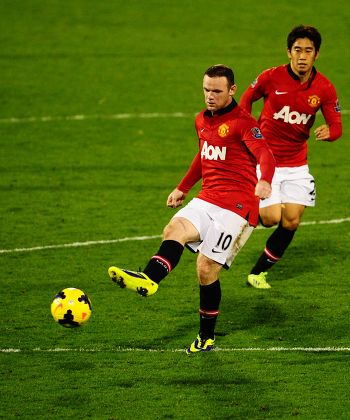 Shinji Kagawa welcomes competition from Wayne Rooney at Manchester United, The Independent