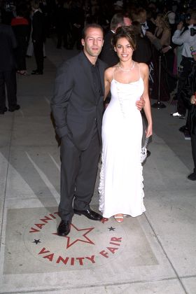 Liz Hurley Versace Pamela Anderson Redaktionelles Stockfoto – Stockbild