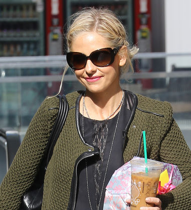 Sarah Michelle Gellar and daughter out and about in Century City Mall, Los Angeles, America - 09 Nov 2013