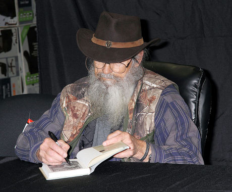 Si Robertson 'Si-cology 1' book signing, Las Vegas, America - 12 Nov 2013