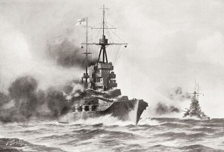 4 Queen elizabeth class battleship Stock Pictures, Editorial Images and