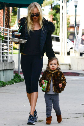 Kimberly Stewart out and about with daughter Delilah Del Toro, Los Angeles, America - 27 Nov 2013