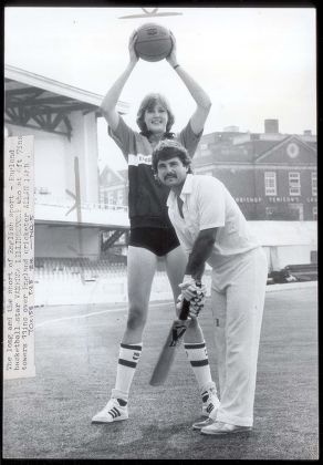 Allan Lamb - Cricketer The Long And The Short Of English Sport - England Basketball Star Vanessa Lillingston-price Who At 6ft 7 Ins Towers 11ins Over England Cricketer Allan Lamb.