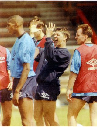Gary Lineker - Footballer England Footballers Training. Gary Lineker (centre) In A Happy Mood With Carlton Palmer (left) And Alan Smith.