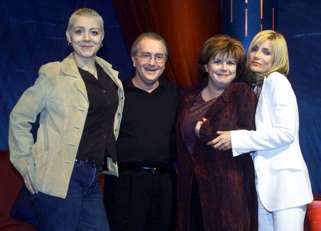 'ELAINE' TV CHAT SHOW - 17 OCT 2001