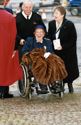 MEMORIAL SERVICE FOR SIR HARRY SECOMBE AT WESTMINSTER ABBEY, LONDON, BRITAIN - 2001